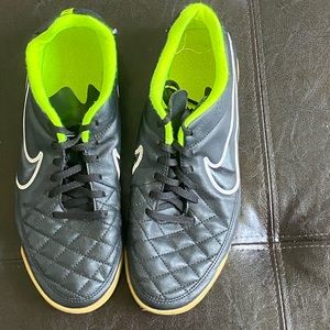 Women’s Nike Tempo Indoor Soccer shoes